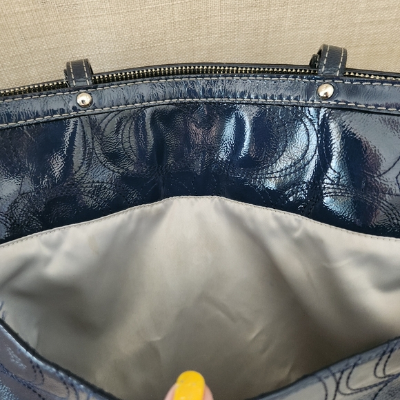 Coach 19198 Vintage Patent Leather Stitched Signature Tote/ Shoulder Bag - Picture 14 of 15